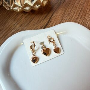 J18023 JUEGO DE DIJE Y ARETES DE CORAZON LISO 18K