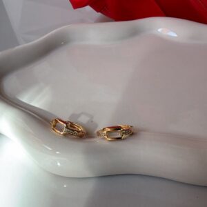 A18879 ARETE CON BRILLOS Y RECTANGULO 18K