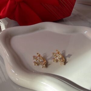 A18895 ARETE FORMA DE CRUZ CON BRILLOS 18K