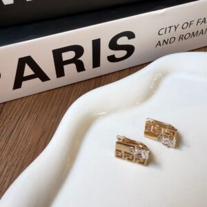 A18939 ARETE DISEÑO GRECA Y CIRCONITAS 18K