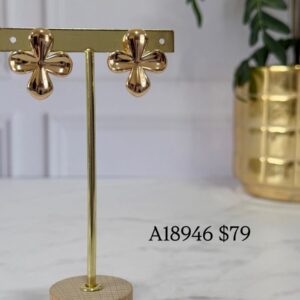 A18946 ARETE FORMA DE FLOR 18K