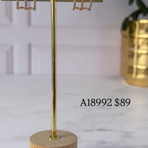 A18992 ARETE CON LINEAS DE BRILLOS 18K