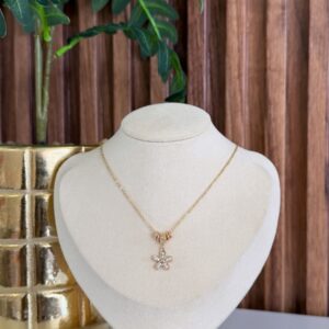C18313 CADENA CON DIJE DE FLOR CON BRILLOS 42+5CM 18K
