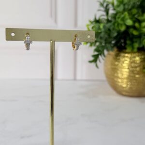 A181000 ARETE FORMA DE CRUZ CON BRILLOS 18K