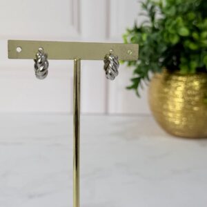 AR054 ARETE TIPO HUGGIE DISEÑO TRENZADO RODIO