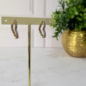 A140051 ARETE CON FORMA DE CORAZON CON BRILLOS LILA 14K