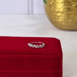 R0058 ANILLO DELGADO DE HOJAS CON BRILLOS RODIO