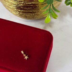 D18050 DIJE DE ESTRELLA CHICA 18K