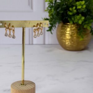 A181109 ARETE CON LINEAS Y 3 BRILLOS 18K
