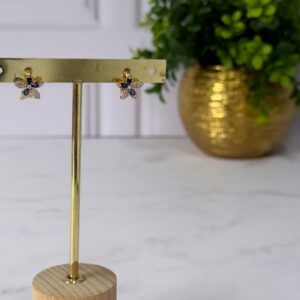 A181086 ARETE DISEÑO DE FLOR BRILLOS Y PIEDRA AZUL 18K