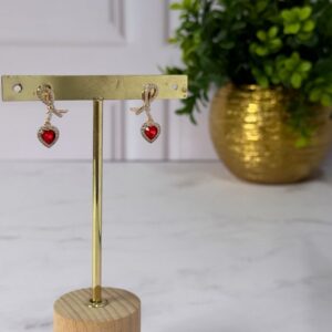 A181081 ARETE CON BRILLOS Y PIEDRA ROJA COLGANTE 18K