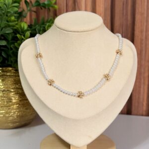 CD18005 COLLAR DE PERLAS CON DIJES DE CRUCES 18K 42+3CM