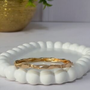 B18061 BRAZALETE TIPO ESPIRAL LISO Y GRABADO 18K 60MM