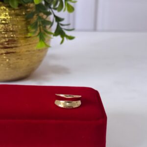 18124 ANILLO BANDA CURVADA 18K