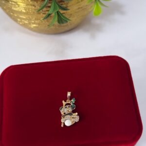 D18076 DIJE DE KOALA CON BRILLOS 18K