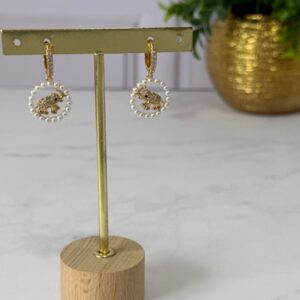 A181133 ARETE DIJE COLGANTE CIRCULAR DE PERLAS Y ELEFANTE CON BRILLOS 18K