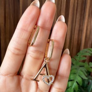 A181254 ARETE CON LETRA A Y CORAZON CON BRILLOS 18K