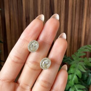 A140068 ARETE CON PIEDRA Y BRILLOS ALREDEDOR 14K