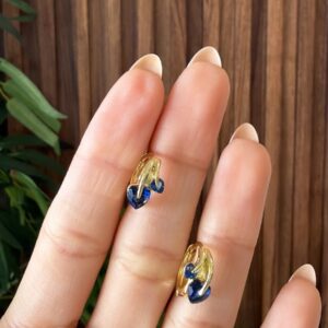 A140082 ARETE CON 2 CORAZONES AZULES 14K