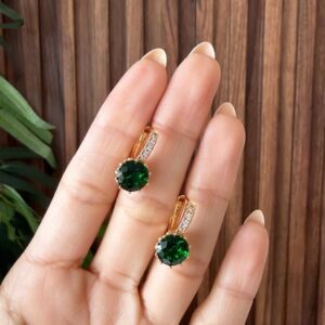 A181265 ARETE CON LINEA DE CRISTALES Y PIEDRA VERDE 18K